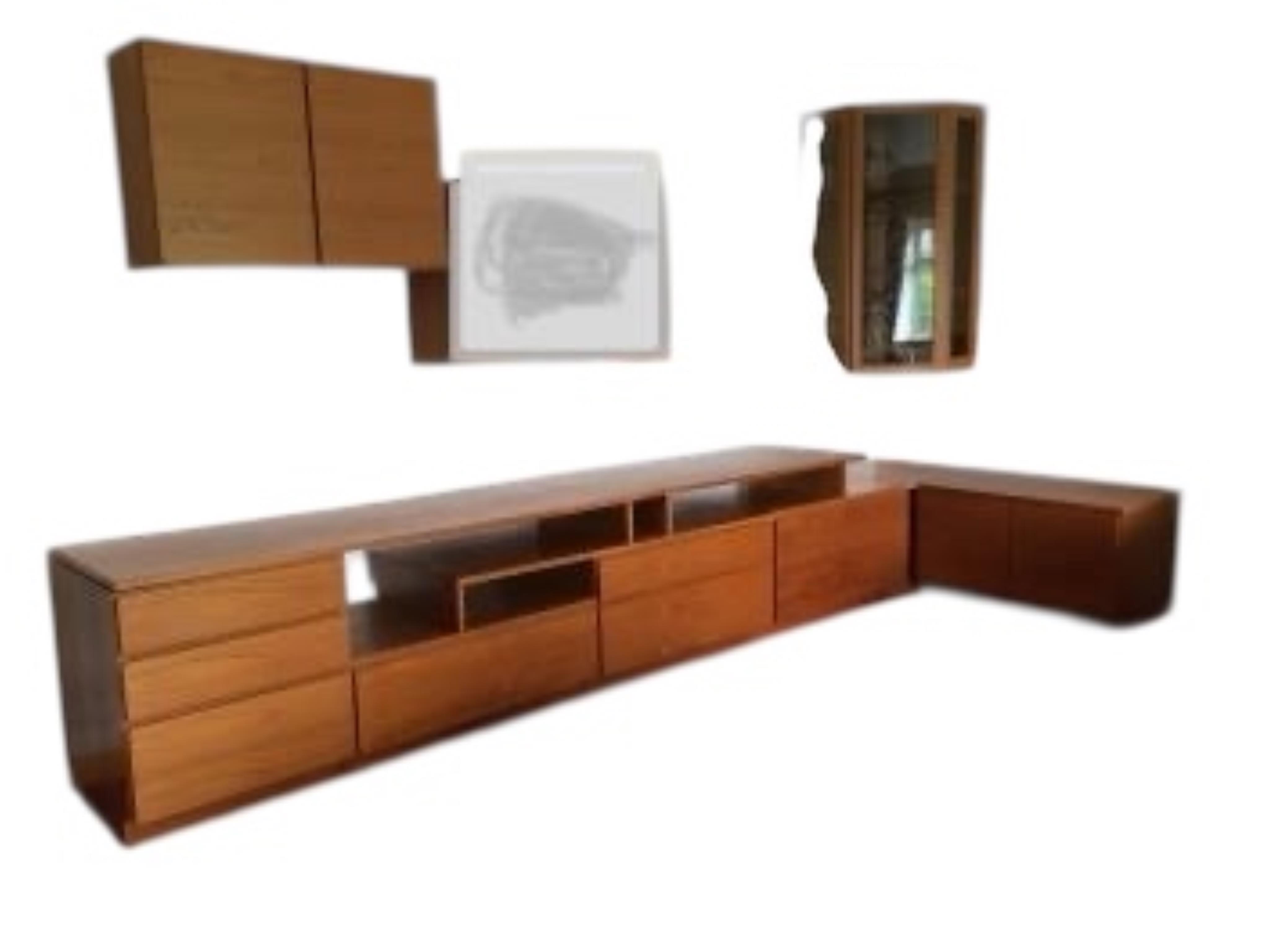 A Tapley 33 modular wall unit system